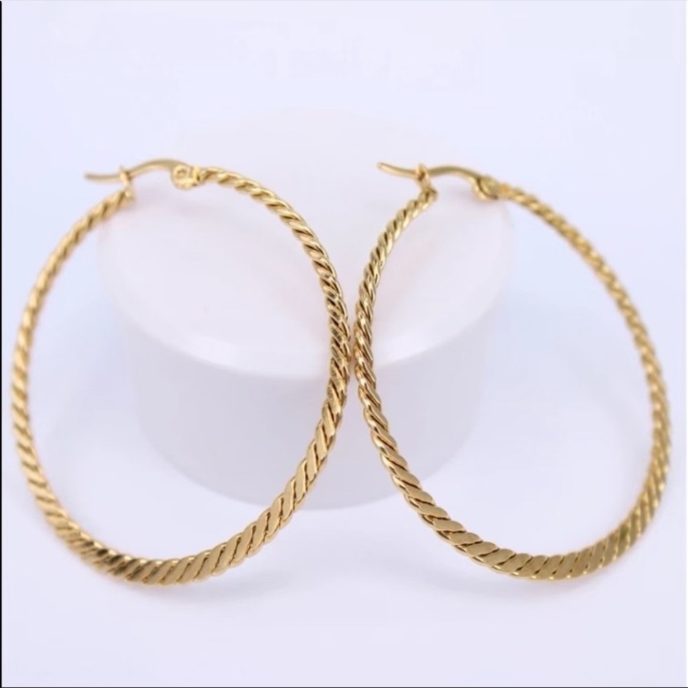 NEW 18K GOLD THIN HOOP EARRINGS - Picture 3 of 4